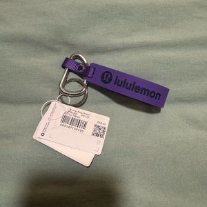 lululemon silicone keychain